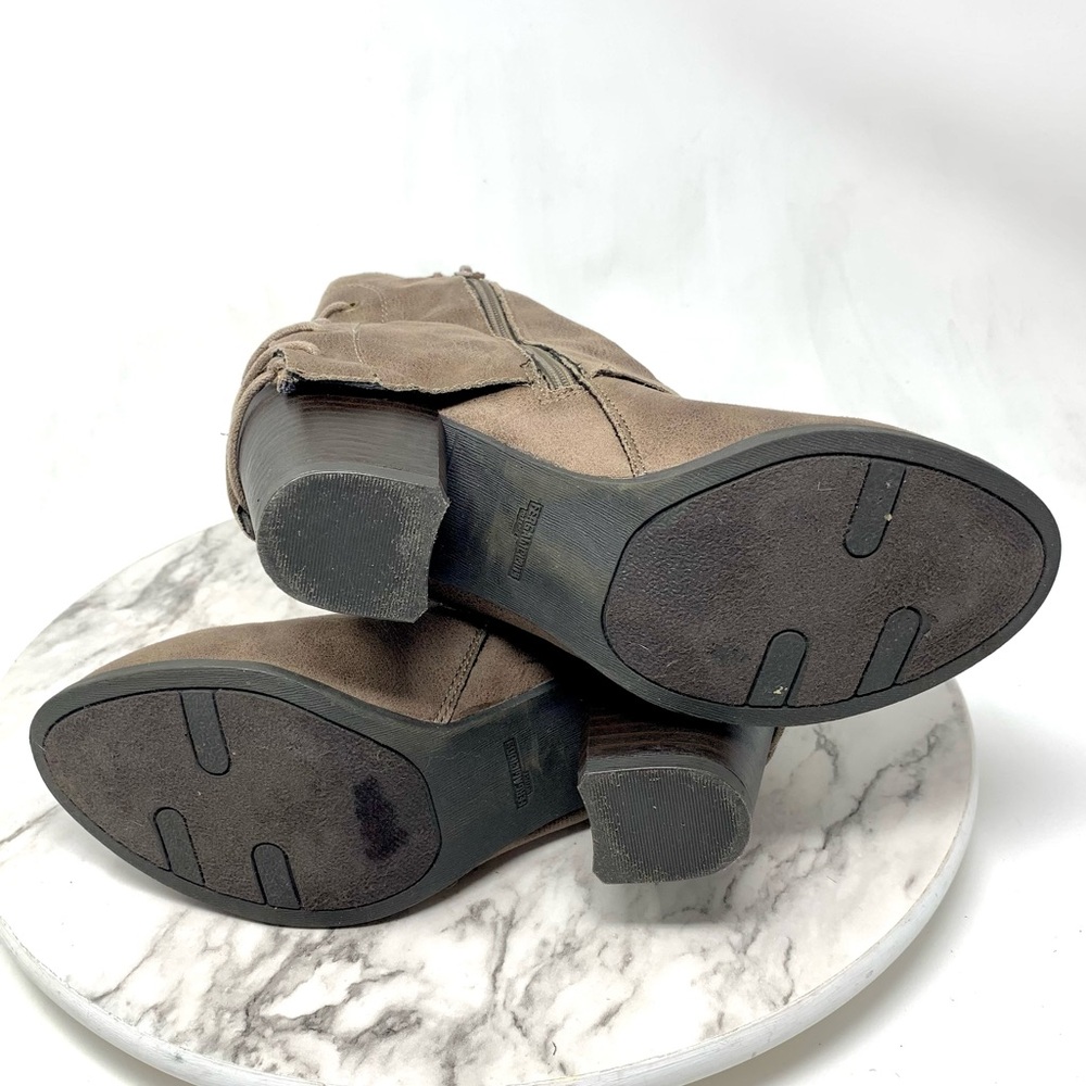 Fergalicious Trina Corset Lace Spat Heeled Booties 7.5 Bohemian Western Neutral - Picture 8 of 16